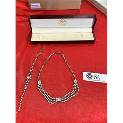 Necklace and bracelet set clear Rhinestones in Box