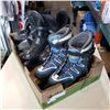 Image 1 : 3 PAIRS OF ROLLER BLADES - SIZE 9, SIZE 7 AND UNMARKED
