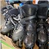 Image 3 : 3 PAIRS OF ROLLER BLADES - SIZE 9, SIZE 7 AND UNMARKED