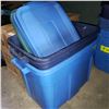 Image 2 : 13 RUBBERMAID TOTES AND 4 LIDS