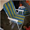 Image 2 : 4 FOLDING WHITE STRIPED PATIO CHAIRS