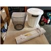 Image 1 : 2 WASTE BINS AND LIGHT