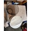Image 2 : 2 WASTE BINS AND LIGHT