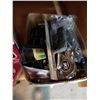 Image 2 : WAX MASTER POLISHER AND BOX OF TOOLS