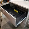 Image 2 : 3 DRAWER METAL FILING CABINET