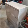 Image 4 : 3 DRAWER METAL FILING CABINET