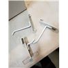 Image 3 : BOX OF GRIDWALL HOOKS