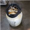 Image 2 : PRESSUREIZED TANK, HOSE, AND NOZZLE