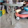 Image 2 : ROUND METAL BASE PATIO TABLE