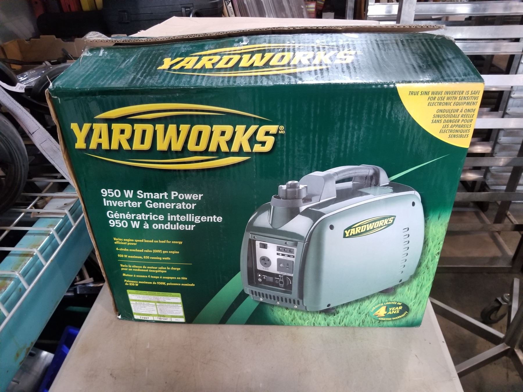 Generator 950 NEW IN BOX YARDWORKS 950 WATT SMART POWER INVERTER GENERATOR