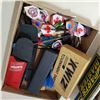 Image 2 : DARTS AND BOX OF KEYS