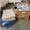 Image 1 : BOX OF TEA TOWELS, PLASCEMATS, AND FLEECE BLANKETS