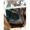 Image 2 : LOT OF DISPLAY CASES