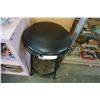 Image 2 : BLACK SWIVEL BAR STOOL