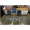 Image 2 : 3 CHROME GAS LIFT BAR STOOLS