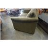Image 2 : GREEN UPHOLSTERED LOVE SEAT