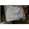 Image 3 : 2 TOTES AND BOX OF TOWELS