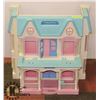 Image 1 : FISHER PRICE FOLD OUT LARGE DOLL HOUSE