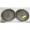Image 1 : PAIR OF VINTAGE PIE PLATES