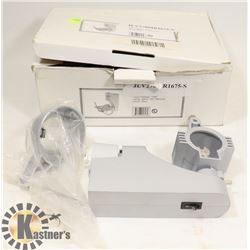 CEILING/ WALL MOUNT LIGHT