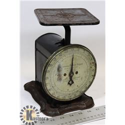 VINTAGE FAMILY WEIGHT SCALE