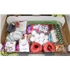 Image 1 : LARGE FLAT OF ASSORTED CRAFTING SUPPLIES