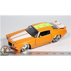 JADA 1971 CHEVY CAMARA 1/24 DIECAST MODEL