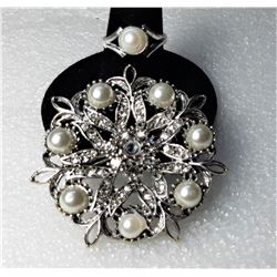 VINTAGE PEARL AND RHINESTONE OPEN WORK CARVED