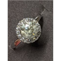 30) 14K WHITE GOLD DIAMOND RING SIZE 6-1/2