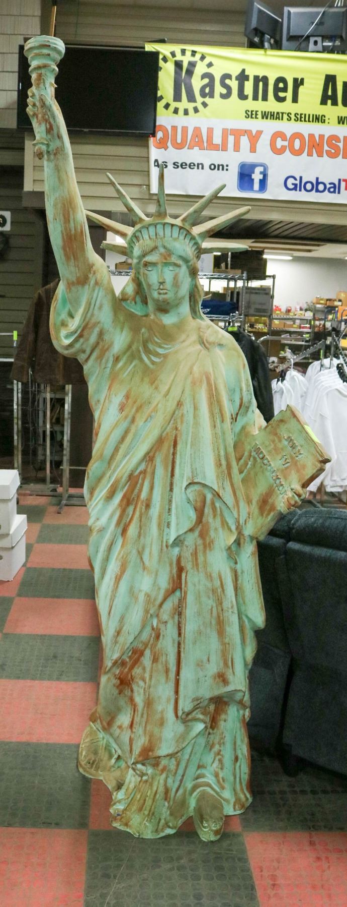 STATUE OF LIBERTY REPLICA 7'6" COLLECTIBLE