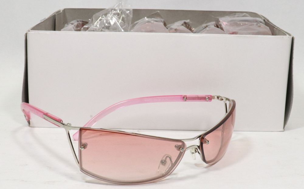 BOX OF PINK DESIGNER SUNGLASSES - Kastner Auctions pink designer shades