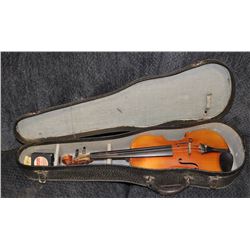 ANTIQUE VIOLIN IN CASE LABELED - ANTONIUS