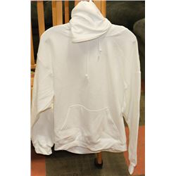 QUALITY WHITE GILDAN SIZE MEDIUM HOODIE