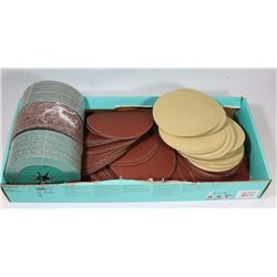 TRAY OF ASSORTED SANDING DISCS