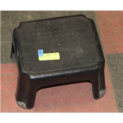 BLACK STEP STOOL