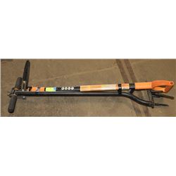 FISKARS WEED PULLER AND GARDEN WEASEL