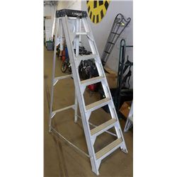 6' ALUMINUM LADDER