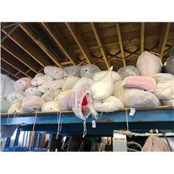 LARGE QUANTITY OF ASSORTED PILLOWS INC. THROW PILLOWS, LUMBAR PILLOWS AND LINEN, COMES WITH MESH