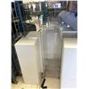 Image 2 : SHELF LOT OF ASSORTED WHITE AND CLEAR SQUARE DECORATIVE PILLARS/PEDESTALS