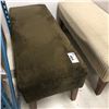 Image 1 : OLIVE GREEN CLOTH AND WOOD BENCH