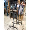 Image 1 : 4 ASSORTED METAL DECORATIVE EASELS