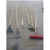 Image 1 : 7 items - Hand Yard Tools - 4 Rakes, 2 Scufflers Edger