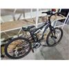 Image 1 : WICKED FUGITIVE 21 SPEED BICYCLE MISSING ONE PEDAL