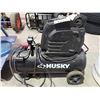 Image 1 : HUSKY AIR COMPRESSOR 135PSI 8 GALLON