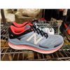 Image 2 : NEW BALANCE SIZE 7 SHOES