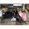 Image 2 : ASSORTED SHOES & MORE