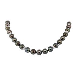 0.40 ctw Diamond and Tahitian Pearl Necklace