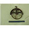 Image 1 : Cast Iron Well Pulley