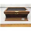 Image 1 : 1995 Oak and Stained Glass Artisan Made Box - Length 9"