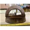Image 6 : Antique Iron w/ Base